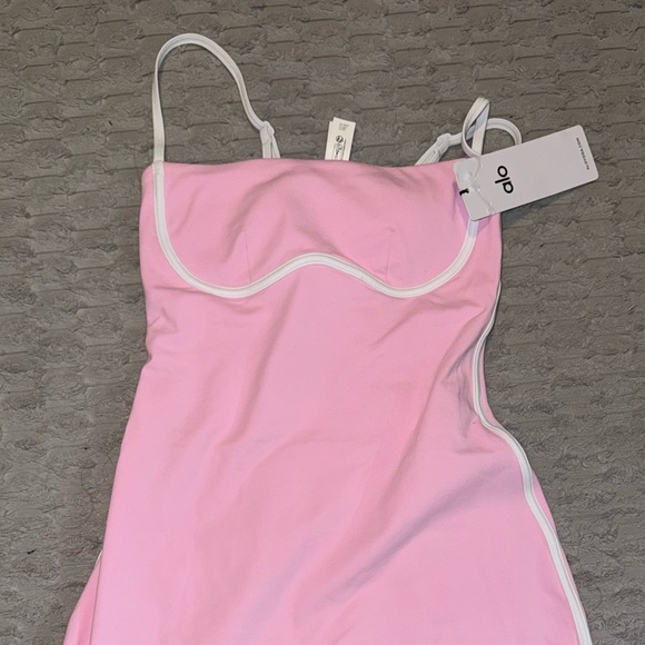 Alo Yoga Airbrush Streamlined Dress – Pink Quartz/White (Size XS) - Picture 2 of 4